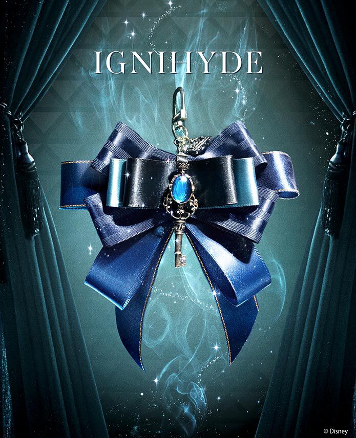 『ツイステ』各寮をイメージしたラグジュアリーなチャームがMAYLAより登場。7月29日17時より予約開始