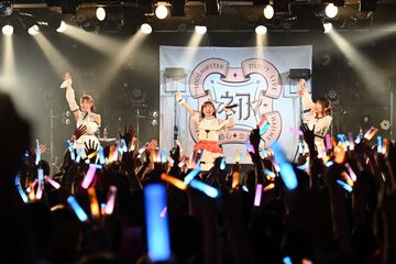『学マス』デビューライブツアー“初心公演”（名古屋）リポート。リーリヤ、莉波、千奈、3人の新曲が初披露。どこかふんわりとした雰囲気で進むMCも魅力的な公演に