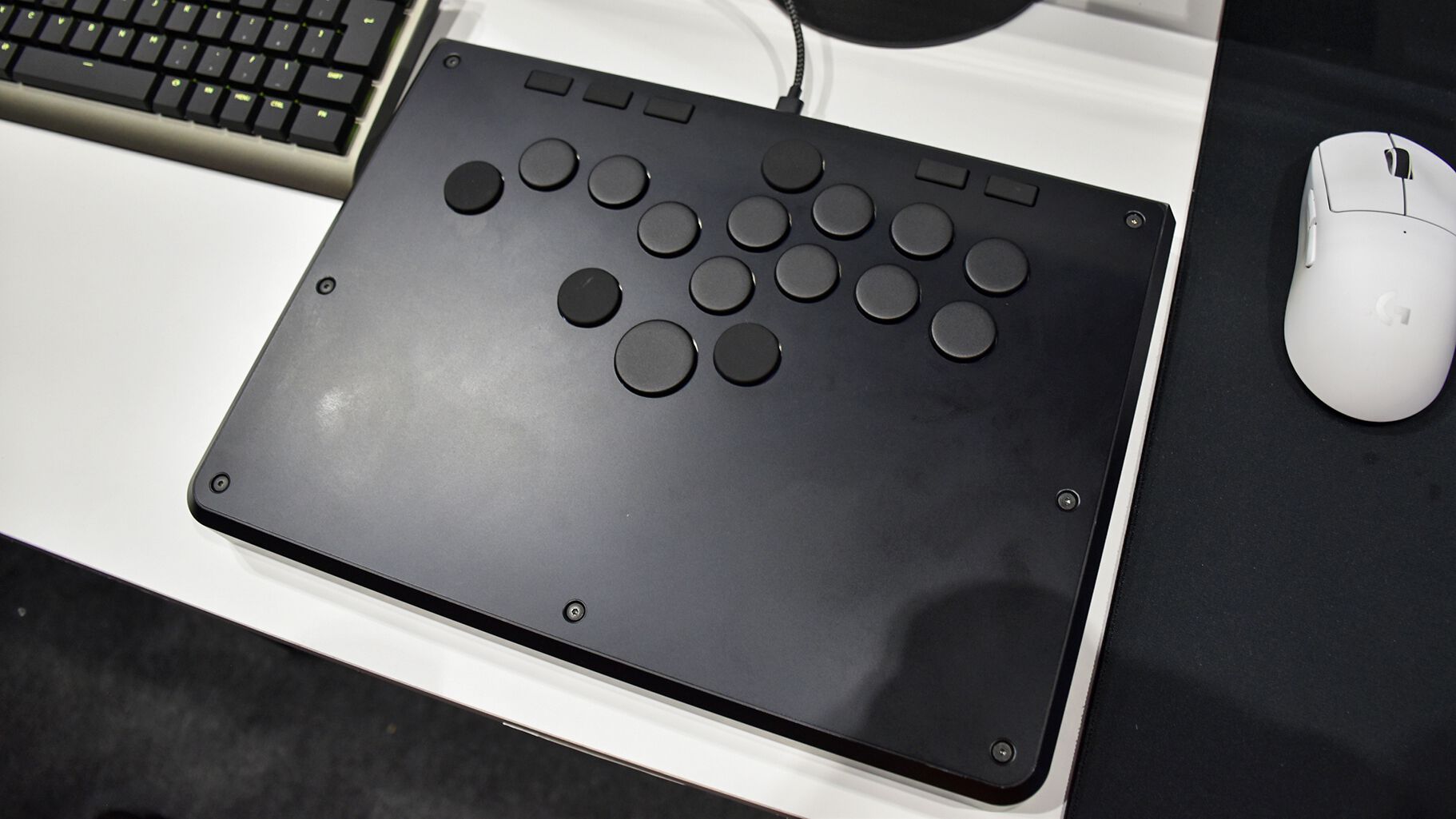 ZETA DIVISION監修のレバーレスアケコン『ZENAIM ARCADE CONTROLLER』発表。従来とはボタン構造から違う、自動車パーツの精密機器メーカー・東海理化の本気【TGS2024】  | ゲーム・エンタメ最新情報のファミ通.com