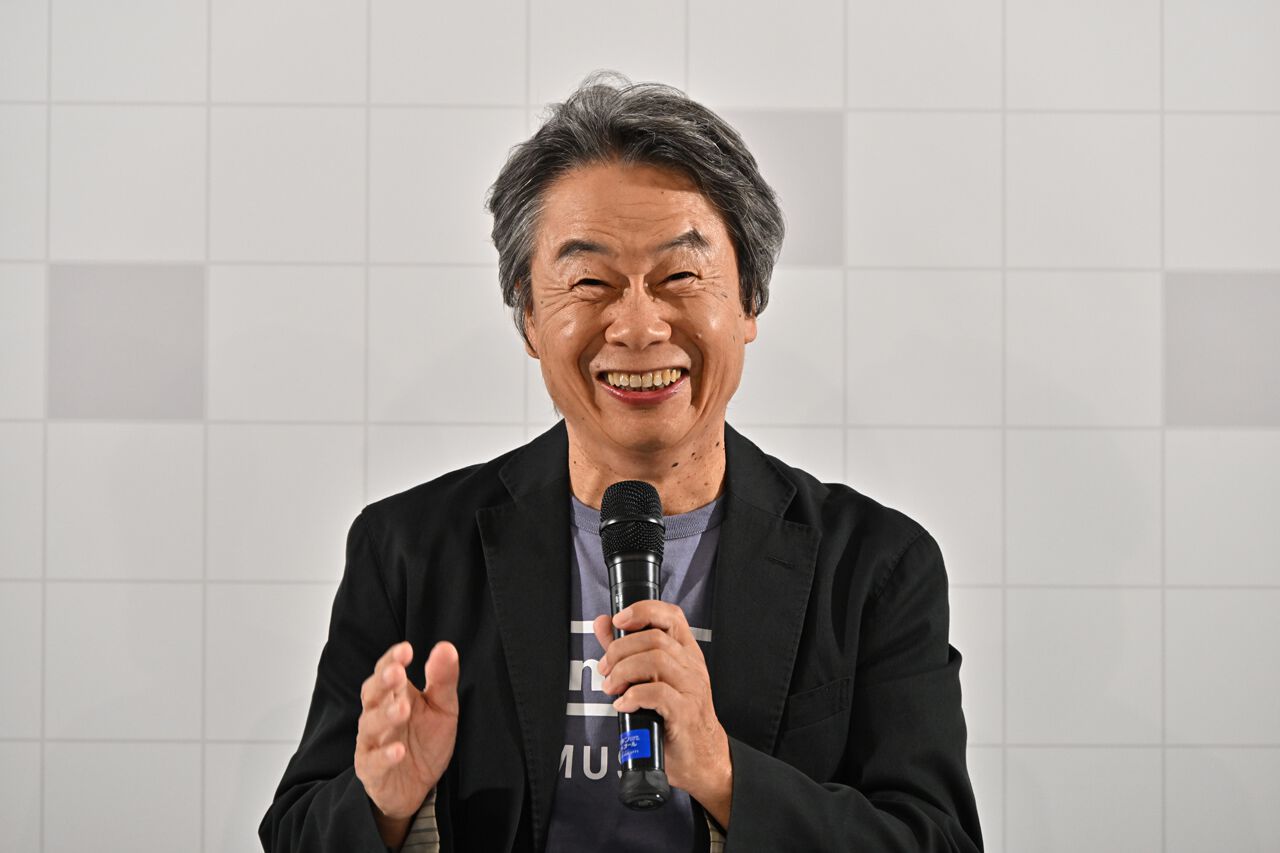 中古]レア！宮本茂さんの直筆サイン付き！任天堂会社案内 1998