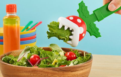 『スーパーマリオ』一番くじが10月15日に発売。パックンフラワーのトング、スーパーキノコのフライパンなどホームパーティー向け雑貨が登場