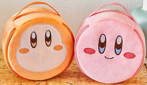 『星のカービィ』カービィとワドルディのふわふわポーチが明日（4/18）発売。コンパクトな見た目でもカービィの胃袋並みの大容量に