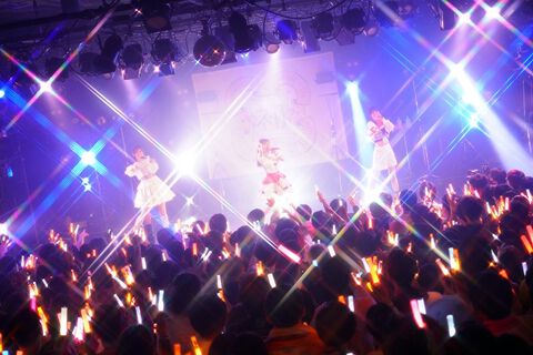 『学マス』待望の延期ライブはパフォーマンス力がさらにアップしたアイドルたちのステージで満足度120％！大阪で開催された“初 TOUR -初心公演-”の模様をリポート