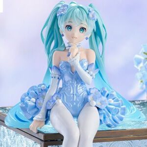 【初音ミク】ネモフィラをイメージしたぬーストフィギュアが新色に。ペールブルーを基調とした色味で儚さや美しさがさらに引き立つ