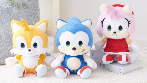 『ソニック＆フレンズ』もちっとしたソニックぬいぐるみがかわいい。武将の姿をモチーフにした“戦国ソニック”シリーズなどゆるかわなオリジナルグッズが登場
