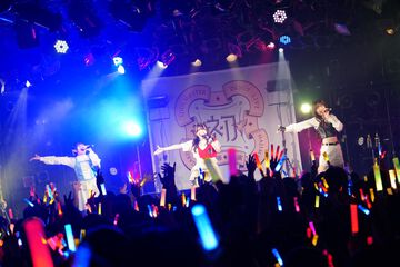 『学マス』東京で開催されたデビューライブツアー“初陣公演”リポート。追加公演もいよいよ完結！つぎなる舞台、1stライブへバトンを繋ぐ