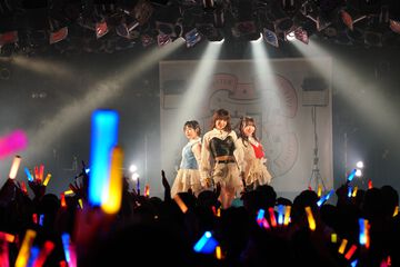 『学マス』デビューライブツアー“初陣公演”（渋谷）リポート。8月から紡がれた“すごすぎるバトン”の終着点。ツアーの開幕と終幕を飾った『初』に込められた万感の思いを感じる