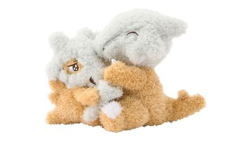 『ポケモン』涙目のピィやカラカラをぎゅっと抱きしめる、癒しの動くぬいぐるみ。3月15日にポケセンで発売
