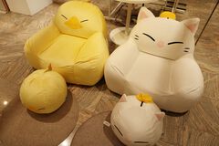 “FF14×伊勢丹 スペシャルコレクション2025”ポップアップショップリポート。でぶチョコボ＆モーグリのソファなど、コラボ第3弾も魅力的な商品がズラリ！
