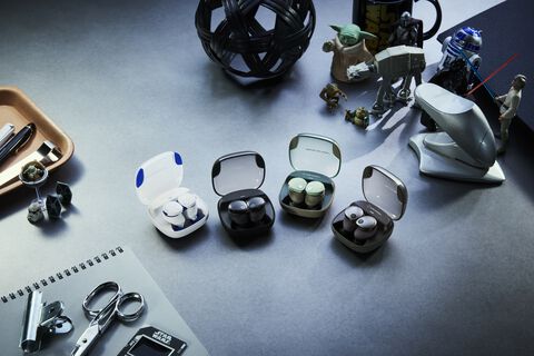 『スター・ウォーズ』完全ワイヤレスイヤホン4機種が4/25発売。ダース・ベイダーやR2-D2などをモチーフに開発。4月の国内SWイベントにて先行販売