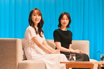ドラマ『チェイサーゲームW2』いつふゆお絵描きリレーで中村ゆりかの天然ハプニングに会場大盛り上がり。 “いつ×ふゆ ファンイベント2”リポート