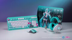 初音ミク×TUF Gamingのコラボゲーミングデバイスが6月中旬より発売。ミクのシグネチャーカラーが印象的なキーボード、マウス、マウスパッド、ヘッドセットの4種にて展開