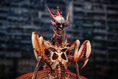 『野狗子: Slitterhead』コンセプトアート展が7月12日より開催。作品の雰囲気を演出するアートや未公開イラストを多数展示。LINEスタンプや紐蟲のガレージキット情報も公開