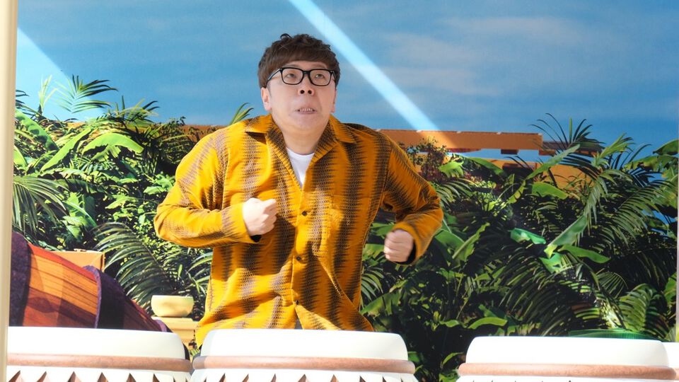 USJの新エリア“ドンキーコング・カントリー”スペシャルイベントにヒカキン登場！ コンガを打ち鳴らす！