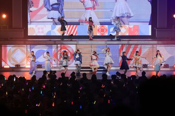 『学マス』1stライブ“Spotlight Star DAY2”リポート。佑芽の新曲『グースーピー』がサプライズ披露。リーリヤの『極光』などライブ初披露のソロ楽曲も多数あり、つぎへの楽しみが広がる公演に