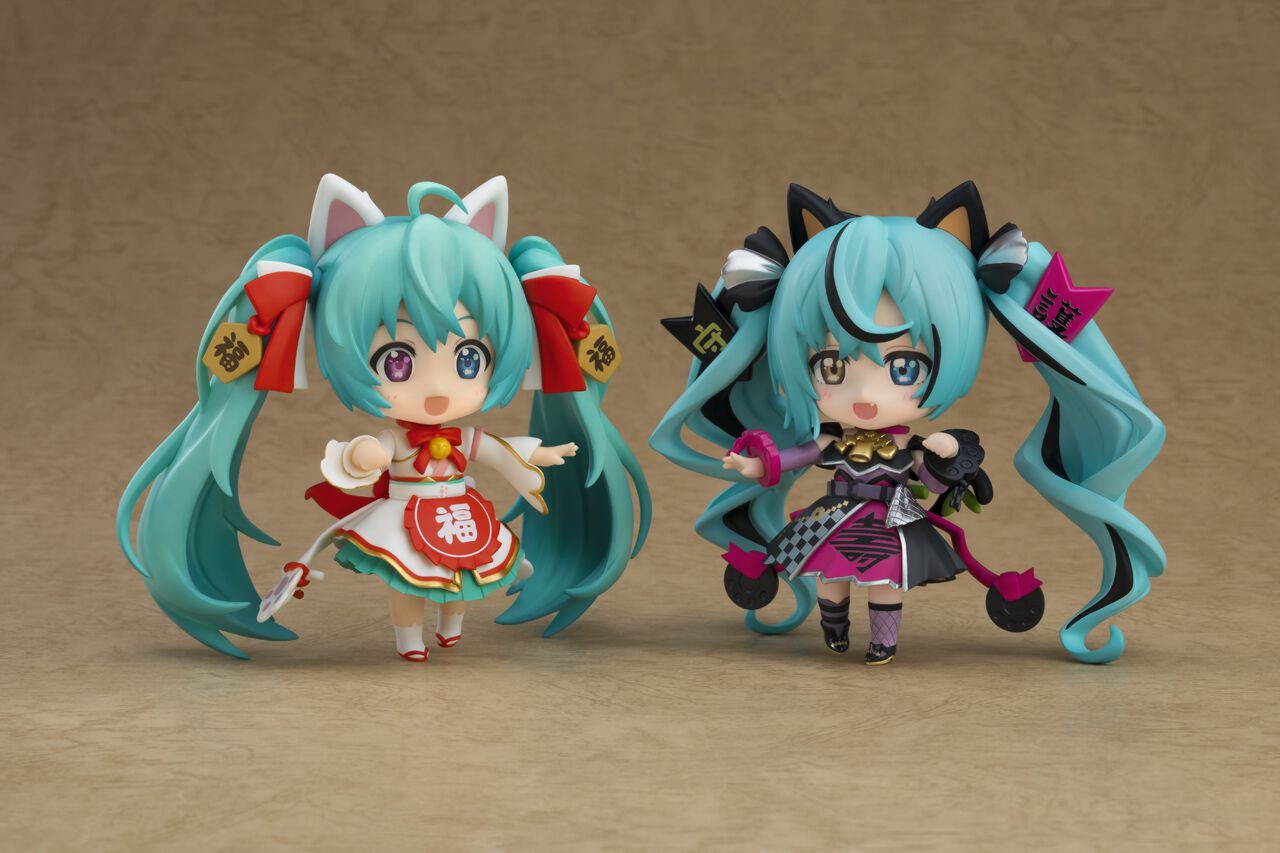 ねんどろいど 初音ミク 招きミクVer. キャラアニ限定版 招き猫座布団つき B25401940LL4.jpg