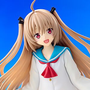 『ATRI』アトリのプライズフィギュアが登場。裾を掴みポーズを決める愛らしさあふれるデザイン