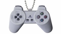プレステ歴代コントローラーがミニチュア化。再生ボタンを押すとおなじみのゲームスタート音声が流れる！【PlayStation】