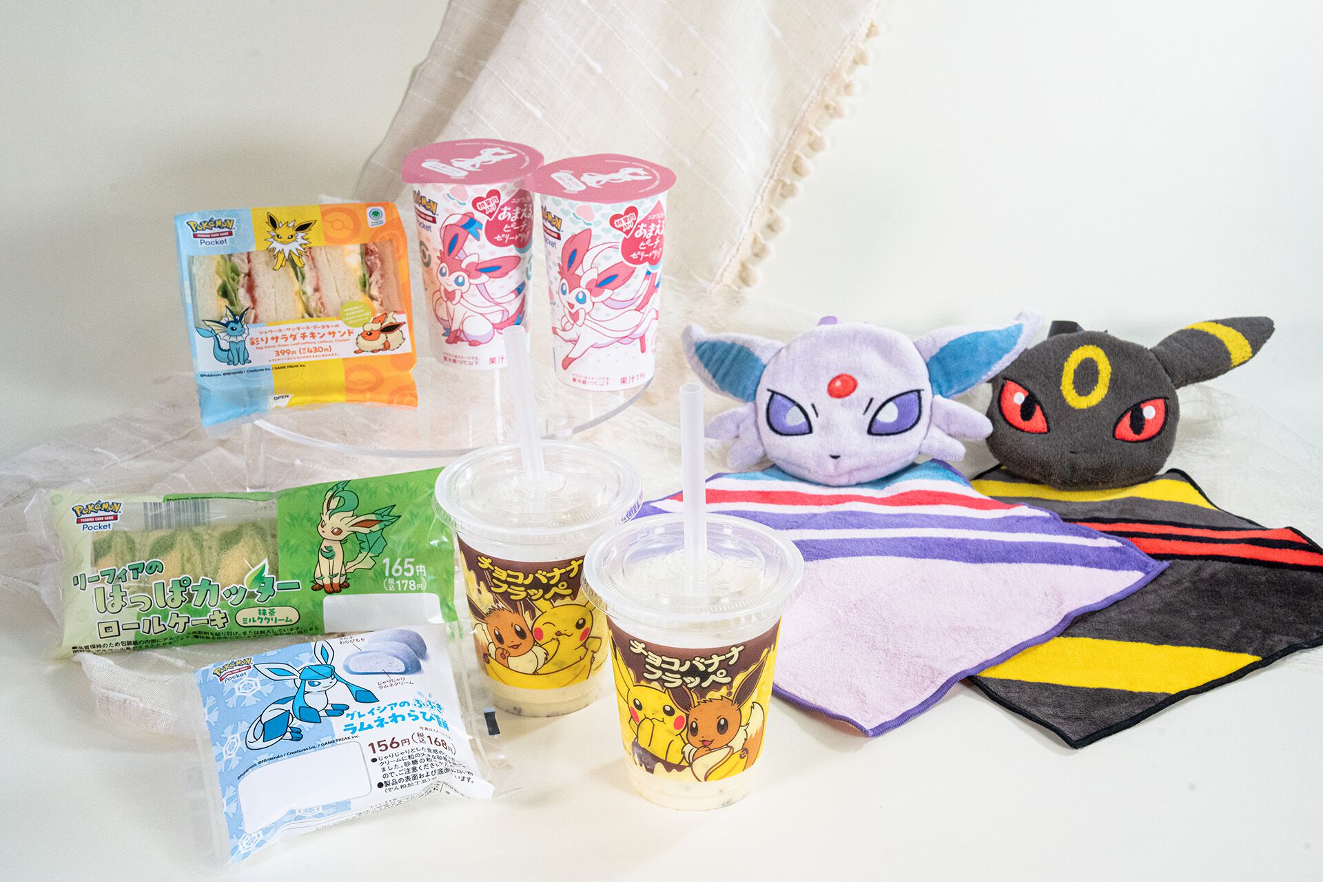 ファミマに“イーブイ”が大集合！ イーブイと進化形のポケモンたちを