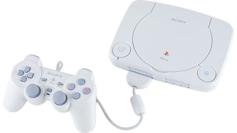 PS one 25周年。丸みを帯びたかわいいデザインで、モニターを付ければ外出先でも遊ぶことができたユニークなハード【今日は何の日？】