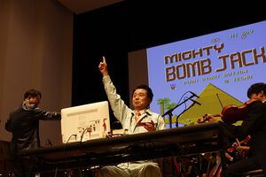 “ゲームセンターCXシンフォニー2025”有野課長がオーケストラの生演奏で『マイティボンジャック』に挑戦。有野課長のスーパープレイにコンサートと思えない歓声も！