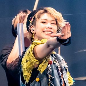 前半ラストは岸田教団&THE明星ロケッツ。“Flowering Night”で初披露したあの楽曲を演奏【ロスワライブ2025レポ③】