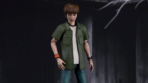 『SIREN』須田恭弥（SDK）のプラモデルが予約開始。焔薙、宇理炎、火かき棒、懐中電灯も付属し探索/戦闘シーンも再現可能