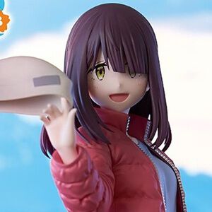 『ゆるキャン SEASON3』土岐綾乃のフィギュアはポケットに手を入れたポーズでゆるい雰囲気を演出。ダウンのジッパーが開いていることにも意味が