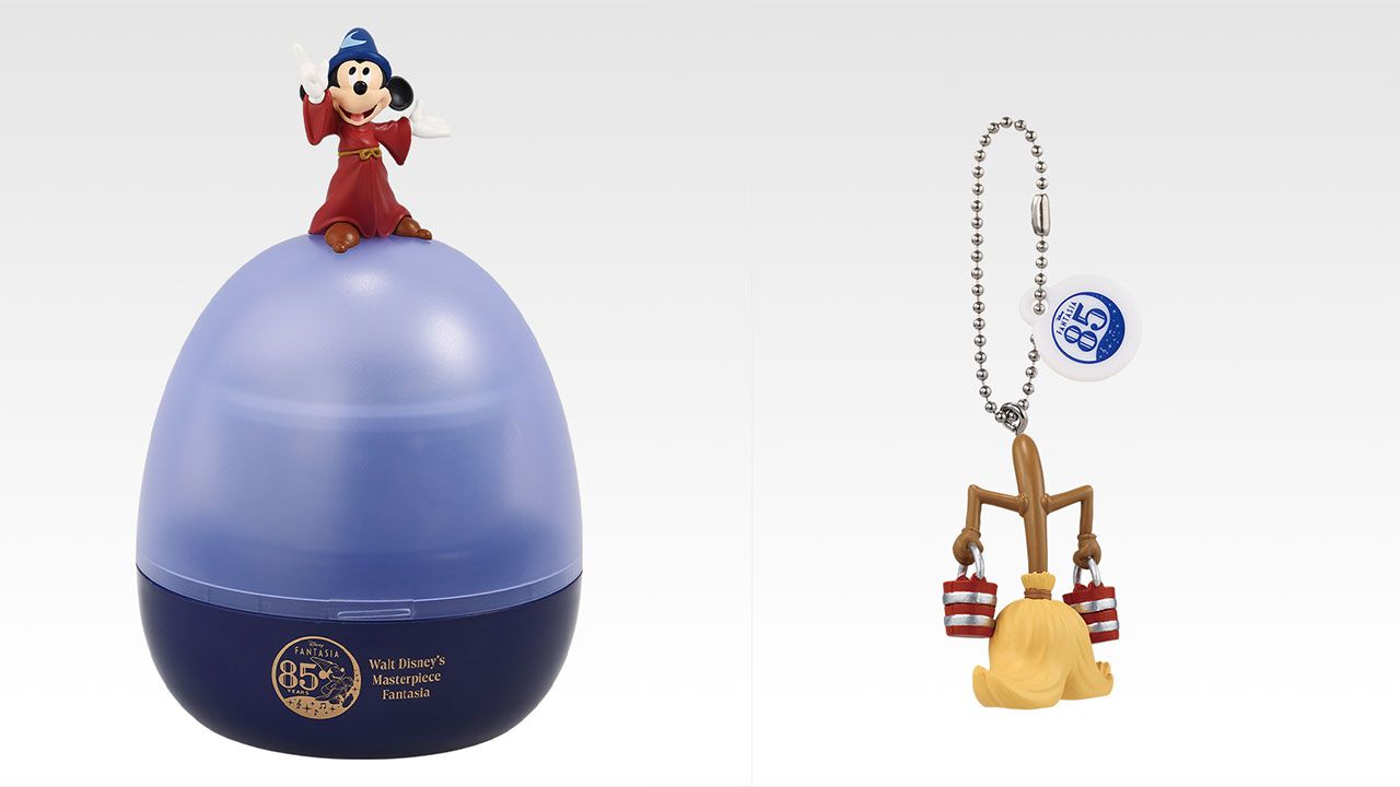ディズニー映画『ファンタジア』一番くじが本日(8/8)発売。ほうきのミニフィギュアチャームがかわいい。『蒸気船ウィリー』ミッキーのグッズも登場