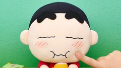 『クレヨンしんちゃん』新作一番くじが本日（8/16）発売。もぐもぐするしんちゃんのぬいぐるみ、ひまわりフィギュア&シリマルダシのミニチュアなどが当たる