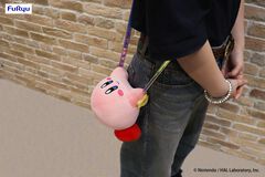 『星のカービィ』カービィ＆ワドルディの“だきつきポシェット”がかわいい。新作プライズが9月上旬より順次展開