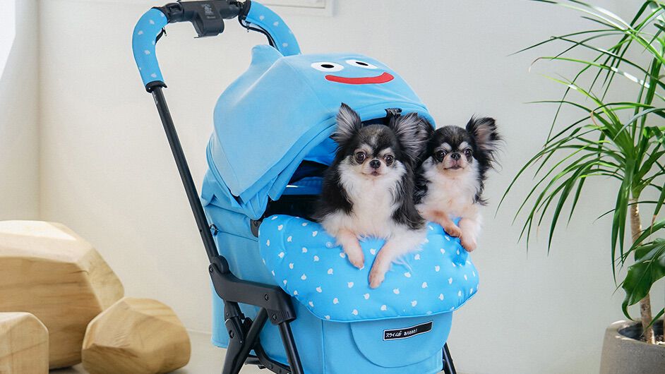 『ドラクエ』チワワやポメラニアンが乗れるスライムのペットカートがかわいい。愛犬たちとの時間をより楽しくする新グッズが9月27日に発売【SQEX PETs】