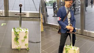 『伝説の剣』石座から剣を抜けるかチャレンジする設置型ゲーム。成功率5%未満。選ばれし者になろうとしたけどなれませんでした【デジゲー博2025】