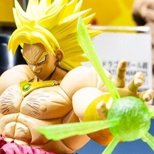 ワンピース、ドラゴンボール、鬼滅の刃、クレヨンしんちゃん、薬屋のひとりごと、そして誇張しすぎたザコシまで、ラインナップがエグい【アミューズメント エキスポ 2025 バンダイスピリッツ】