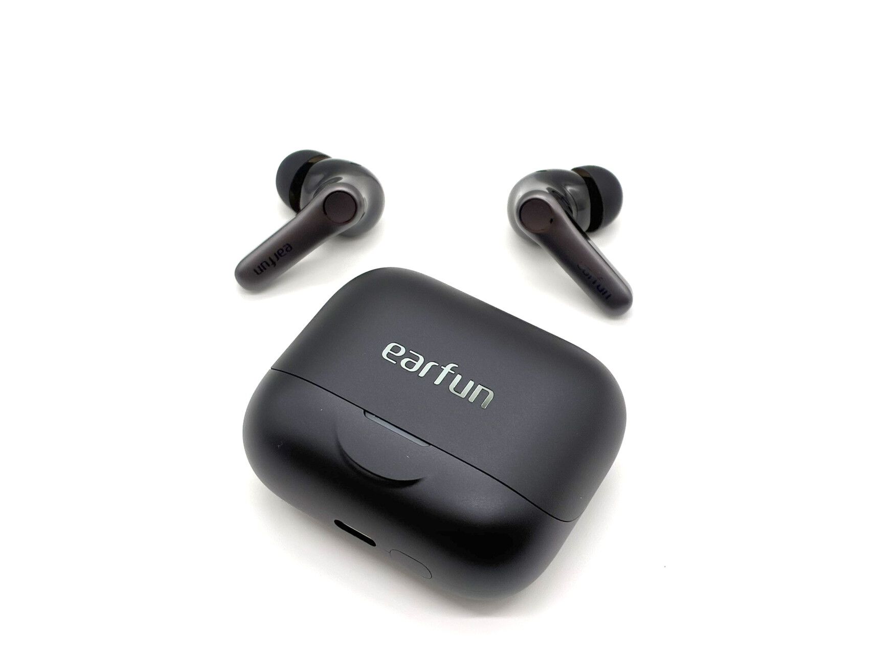 レビュー：安定のANC機能！ 最大50dBのノイズ軽減を実現＆最大54時間