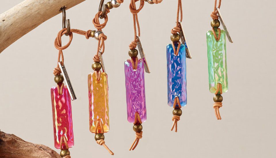 モンハンワイルズ』護石がおしゃれなキーホルダーに。赤、オレンジ、紫