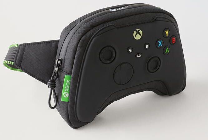Xboxやドリキャスのコントローラー型ベルトバッグがZARAより発売中。ゲーマー必見のおしゃかわアイテム