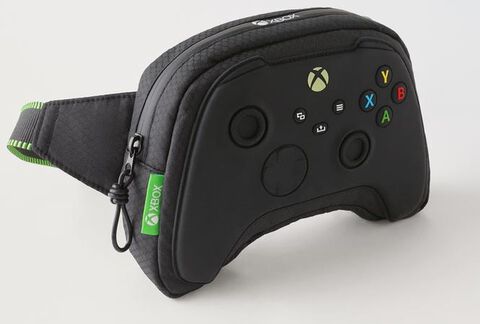 Xboxやドリキャスのコントローラー型ベルトバッグがZARAより発売中。ゲーマー必見のおしゃかわアイテム