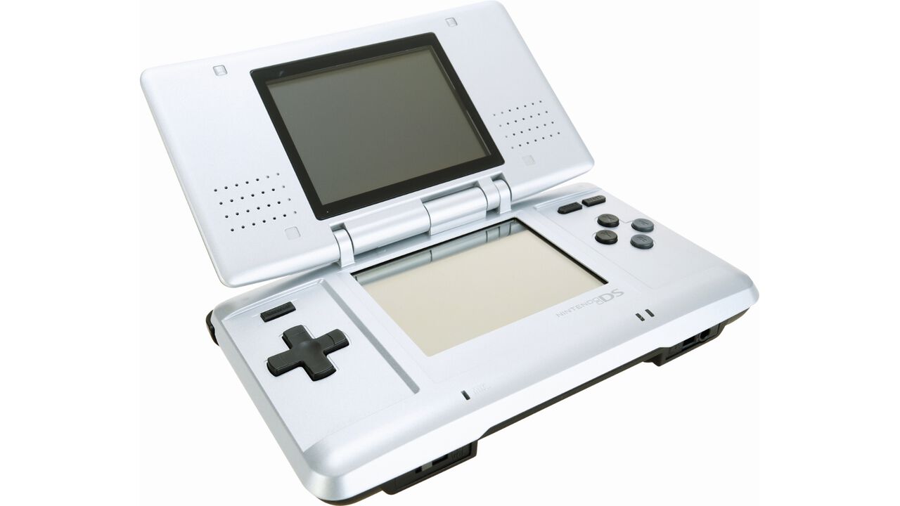 ニンテンドーDSが発売された日。ふたつの液晶画面とタッチスクリーン機能を搭載し、シリーズ累計1億5000万台以上の大ヒットを記録した携帯機【今日は何の日？】