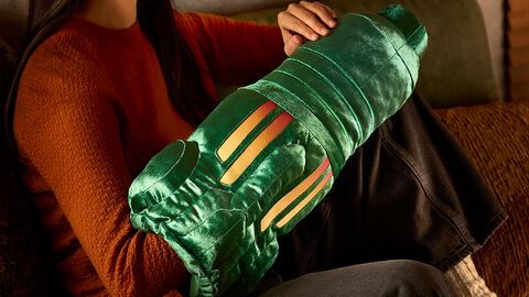 『メトロイド』サムスごっこしたくなるアームキャノンのクッションピローが登場。モーフボールのポーチやメトロイドのシリコントレーなど新作アイテムが発売