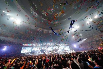 『アイマス』“MOIW2025”1日目リポート。女性陣による『宵闇のイリュージョン』や、『SideM』のアイドルによる『Orange Sapphire』など、20周年のお祭りにふさわしい大盛り上がり