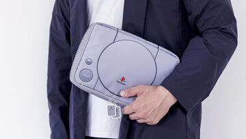初代プレイステーション風の原寸大マルチケースつきムック本が予約受付中。メモリーカード風ジップも施されたこだわり抜いたデザイン