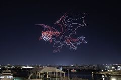 『モンハンワイルズ』“玉乗りプーギー【たこ焼】”がもらえる！ 12月18日より大阪で実施のドローンショー初日に2000人が集まる【MONSTER HUNTER WILDS NIGHT CANVAS】