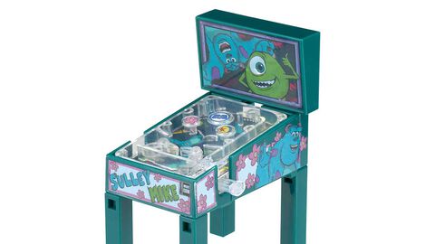本当に遊べるピンボールマシンがガチャで発売。『トイ・ストーリー』『モンスターズ・インク』『カーズ』などピクサー作品のレトロポップデザイン