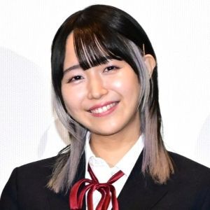 劇場版『僕の心のヤバイやつ』完成披露舞台挨拶で羊宮妃那が制服姿で登壇。堀江瞬も「何の違和感もない！」とビックリ