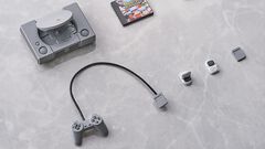 『プレイステーション』歴代ハードのミニチュアセットが登場。メモリーカード、ポケステもバッチリ再現。ファミ通＆電撃ステッカーシート、電プレ表紙の雑誌パーツが特典