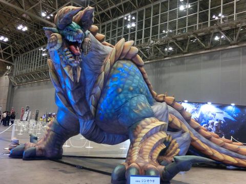 【モンハンフェスタ'26】ジンオウガやセルレギオスの大型バルーンがお出迎え。タルコロ風ミニゲームやスリンガー射的も遊べる