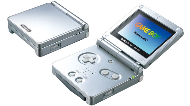 ゲームボーイアドバンスSPが発売された日。折りたたみ型のおしゃれでコンパクトなボディーは大人のユーザーでもためらうことなく持ち歩ける魅力があった【今日は何の日？】