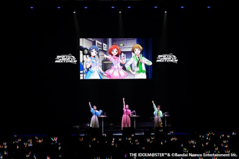 『アイマス ディアリースターズ』17年振りに3人のキャストが勢ぞろいしたファンミーティング"Dearly, Dearly MEETING !!!"リポート。一般公募された質問に答えるトークやライブパートも