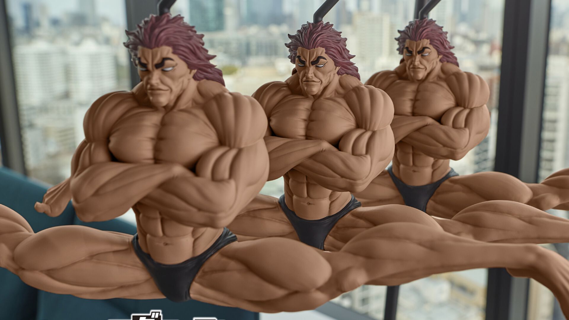 刃牙』の範馬勇次郎が例のポーズでハンガーになったッッ!? 原作者板垣